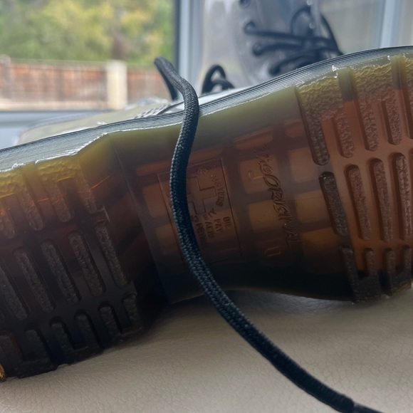 NEW BOOTS DR MARTENS SIZE 7 - Picture 7 of 8